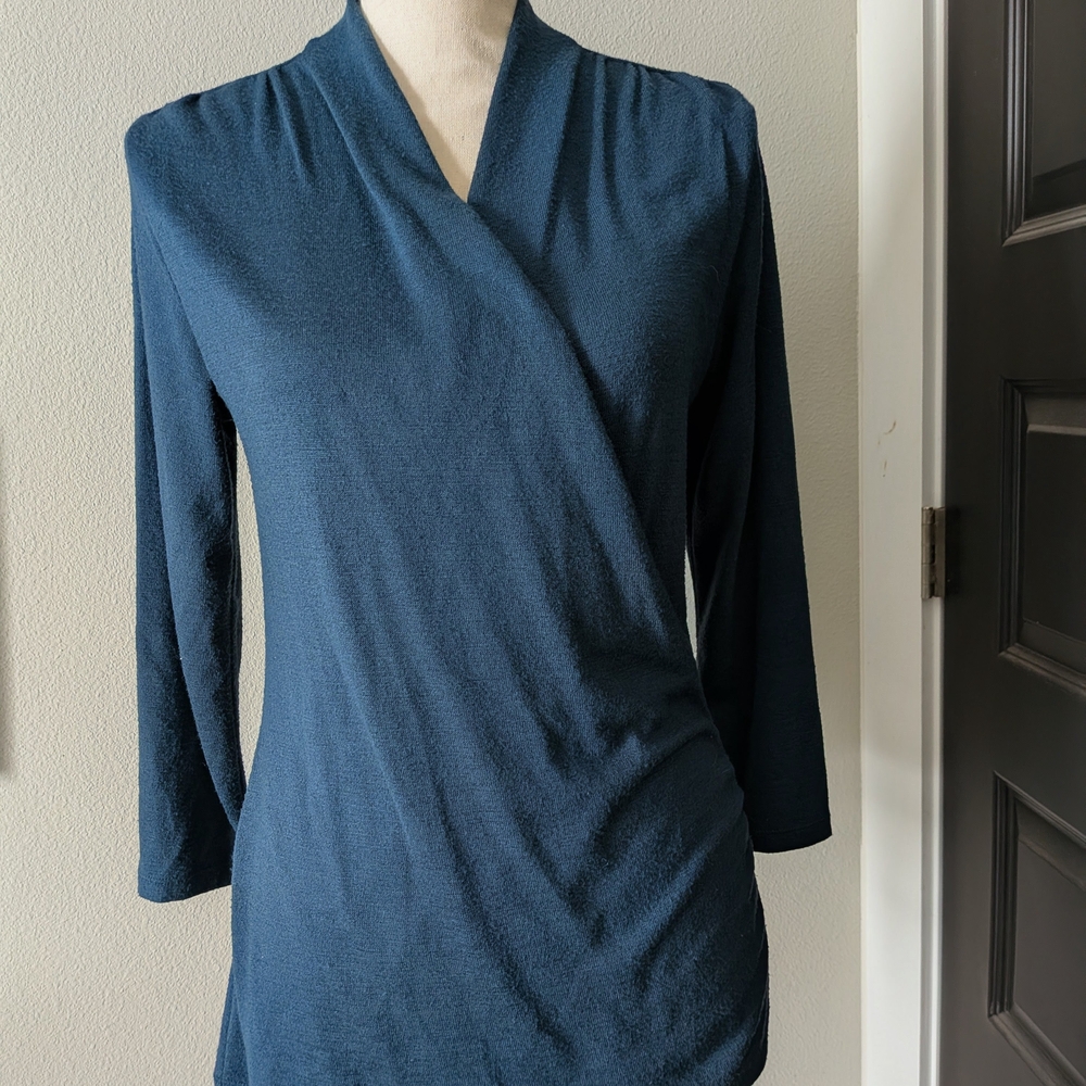 Elegant Kelly Green Women's Wrap Top